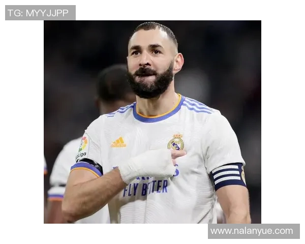 皇马官宣：锋线核心本泽马续约至2025年，年薪翻倍至2000万欧元